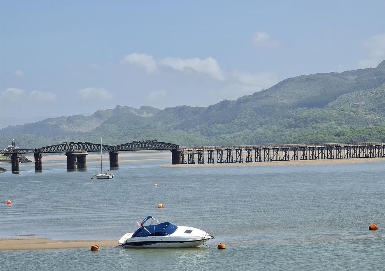 Luxury 4 Bedroom Seaside Apartment - Glan Y Werydd House Barmouth Eksteriør bilde